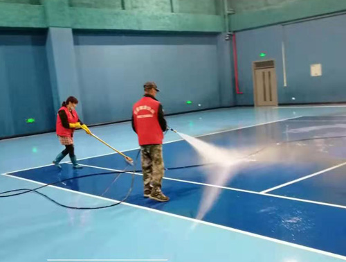 清洗保潔總結(jié)用啤酒擦玻璃事半功倍